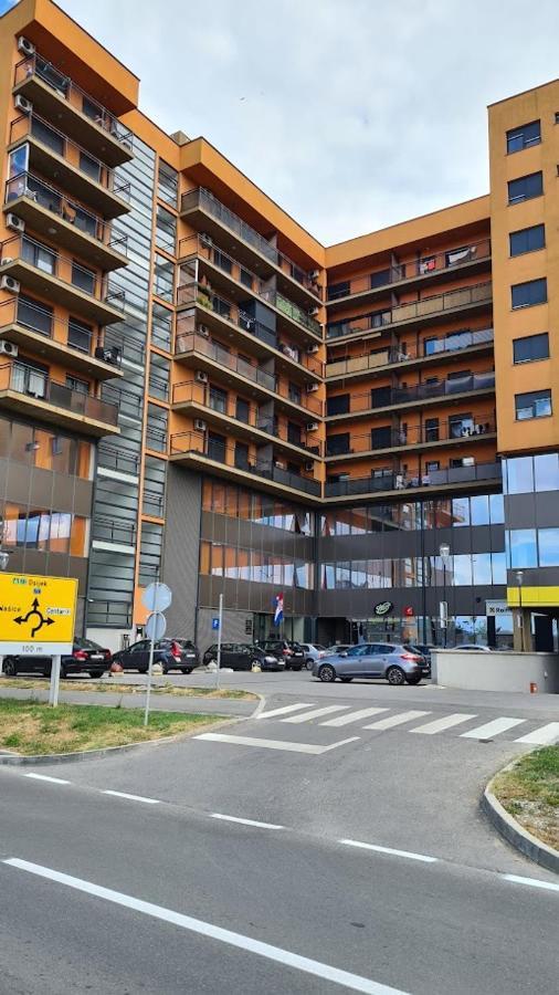 Apartmani Marcetic Славонски-Брод Экстерьер фото